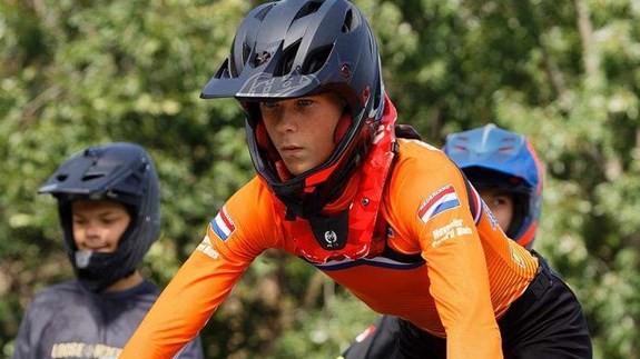 Justin Lafleur termine sa saison de BMX en beauté