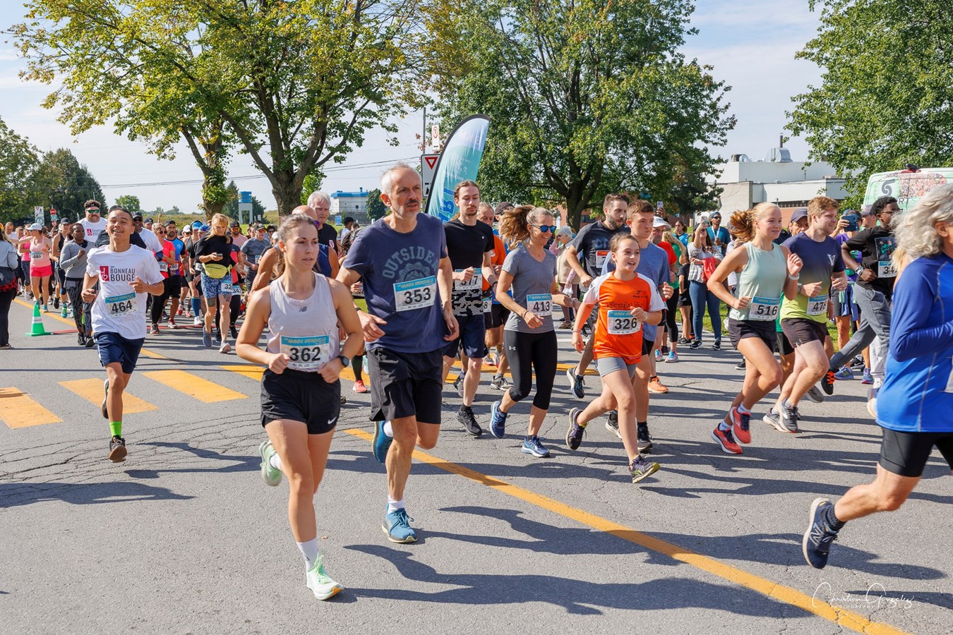 Runners storm the streets of Vaudreuil-Dorion