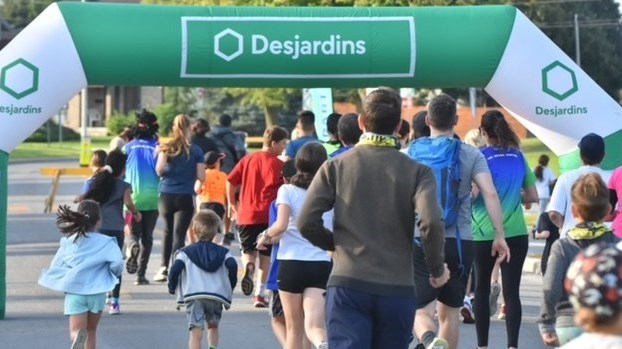 Runners storm the streets of Vaudreuil-Dorion