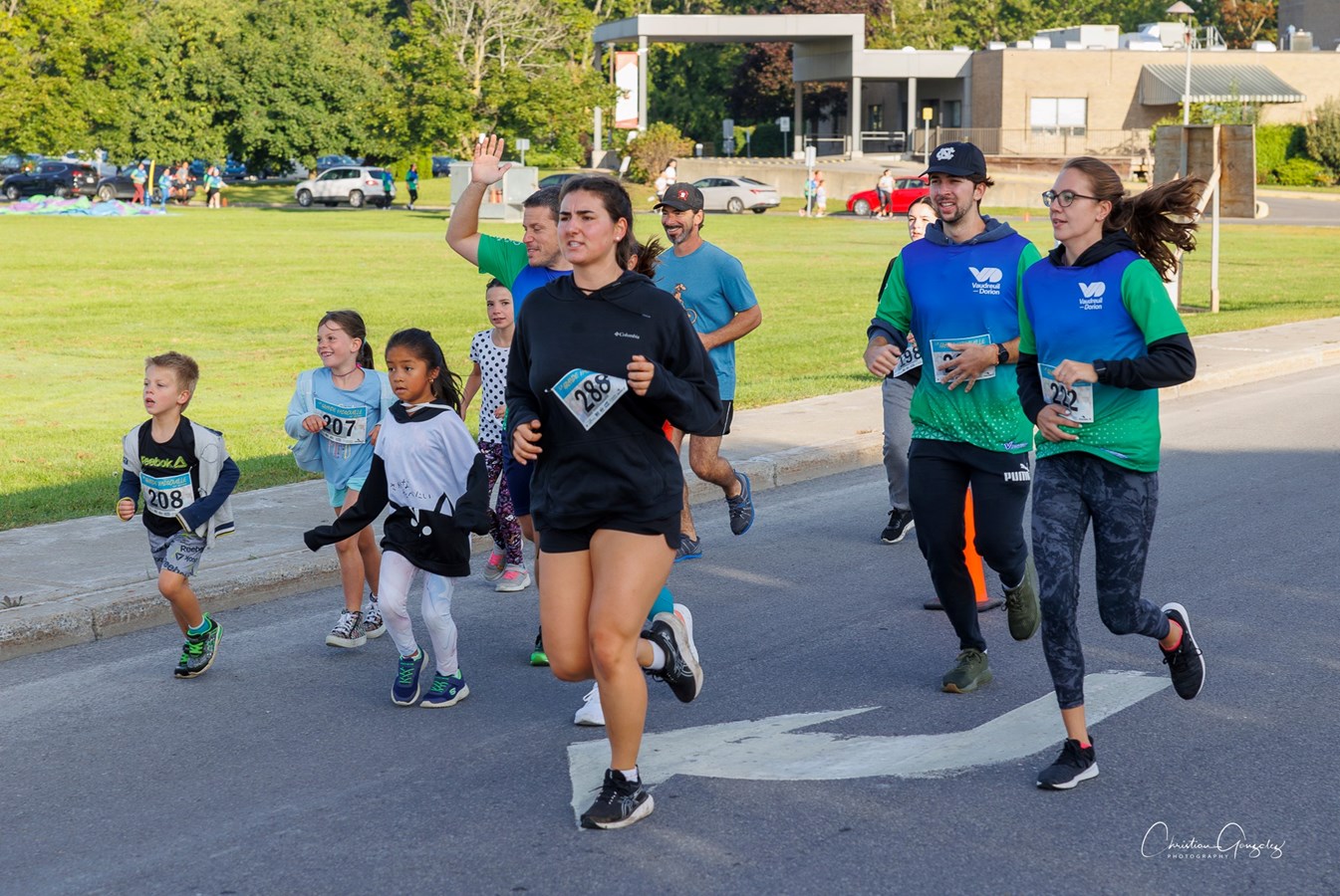 Runners storm the streets of Vaudreuil-Dorion