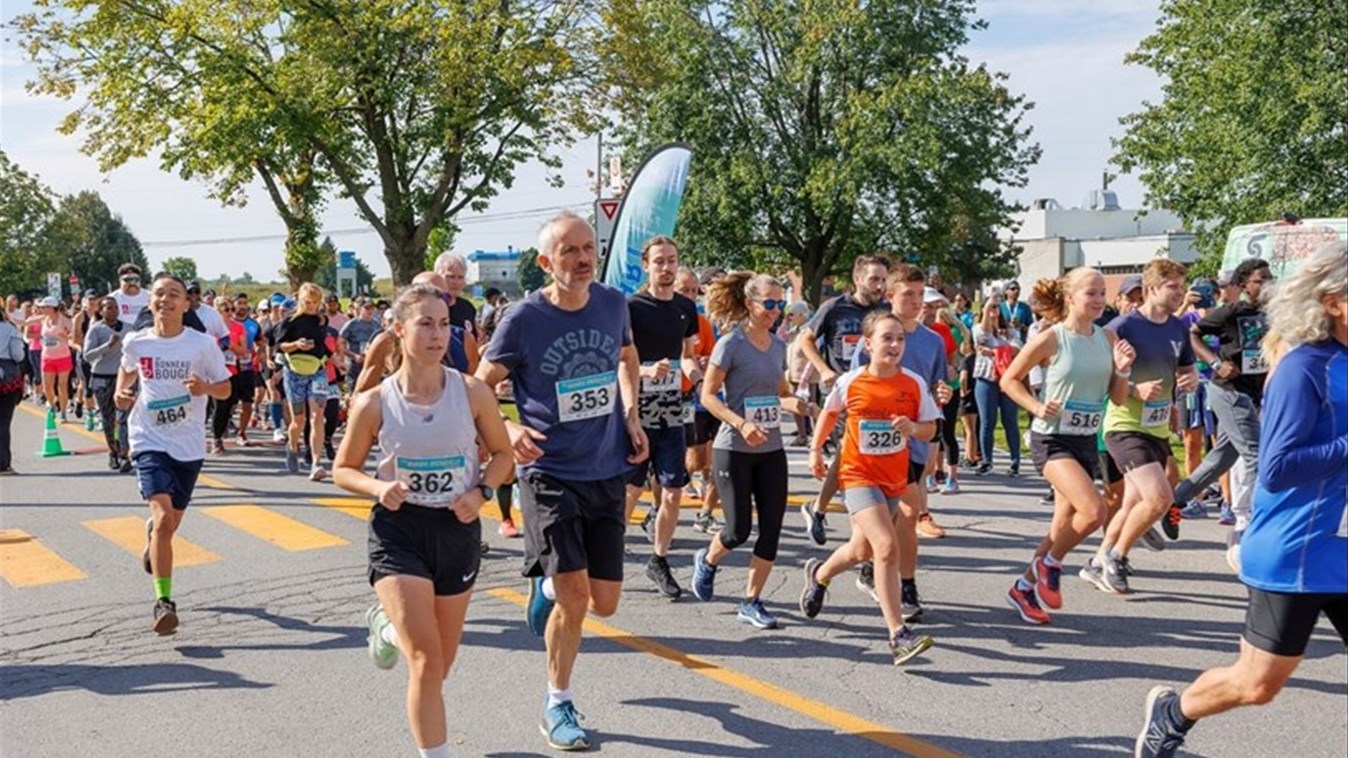 Runners storm the streets of Vaudreuil-Dorion