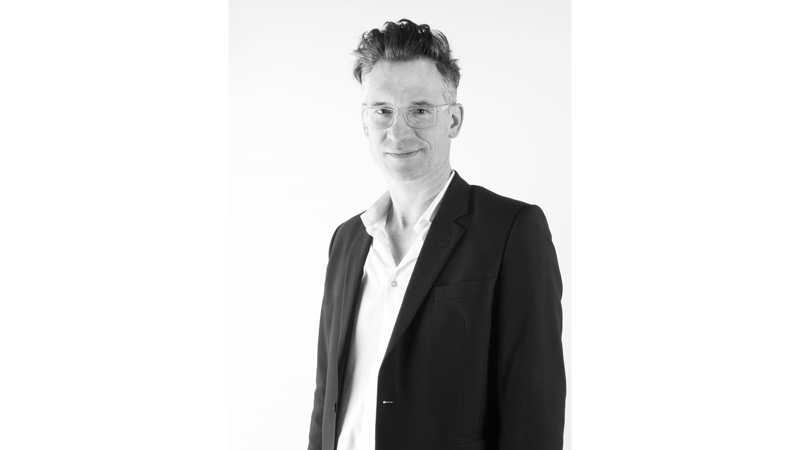 François-Étienne Paré assure l’idéation, la mise en scène en plus de s’être occupé du contenu du spectacle
