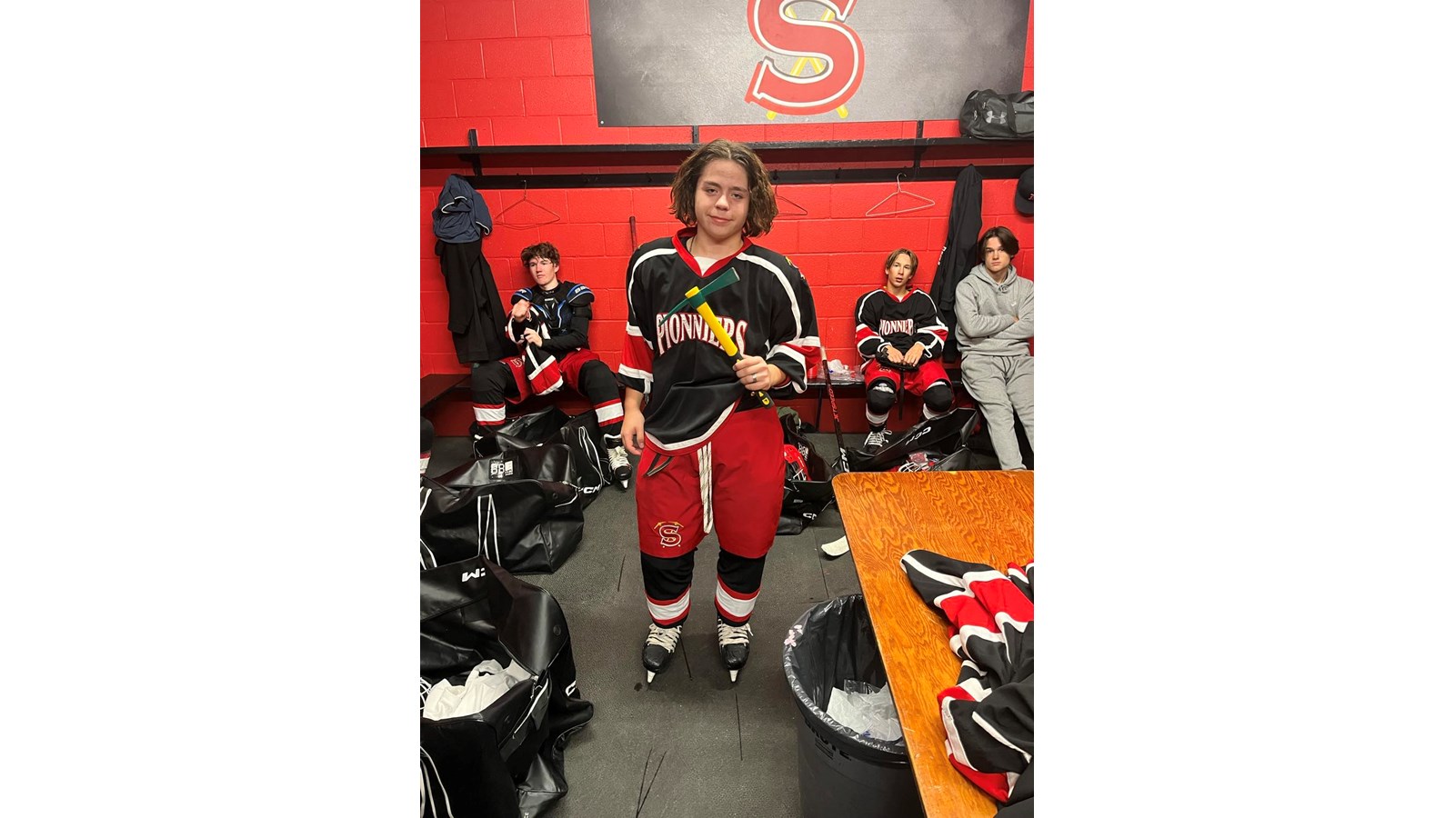 Pionniers U15 lose to Collège Charles-Lemoyne