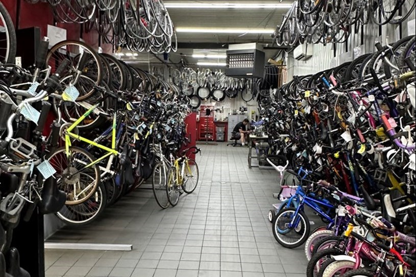 Le Zèbre Rouge : la passion de l'entraide et du vélo