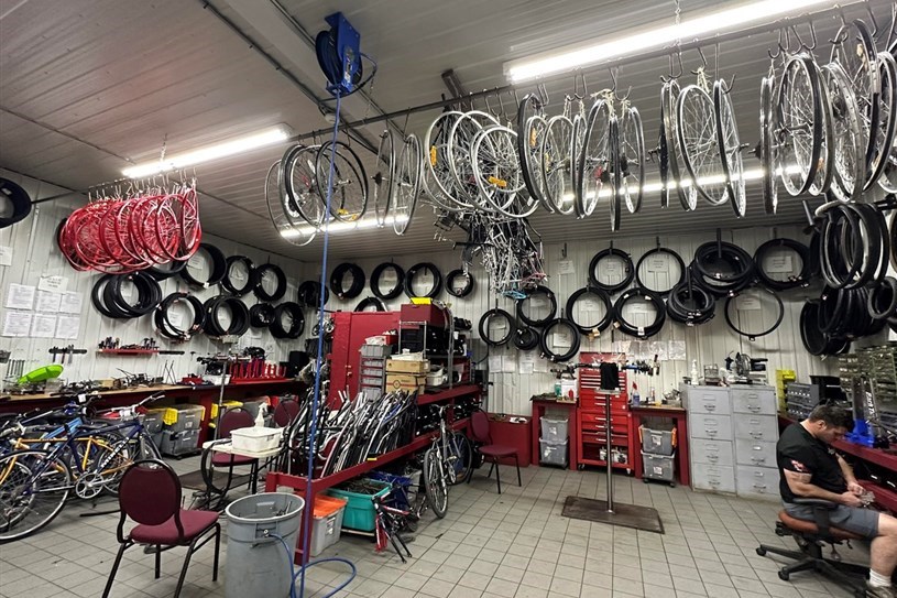 Le Zèbre Rouge: a passion for mutual aid and bicycles