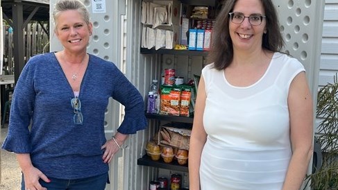 Nouveau garde-manger en libre-service devant L’Actuel