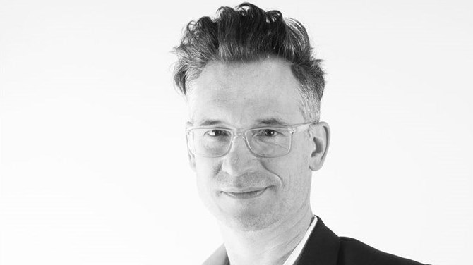 François-Étienne Paré assure l’idéation, la mise en scène en plus de s’être occupé du contenu du spectacle