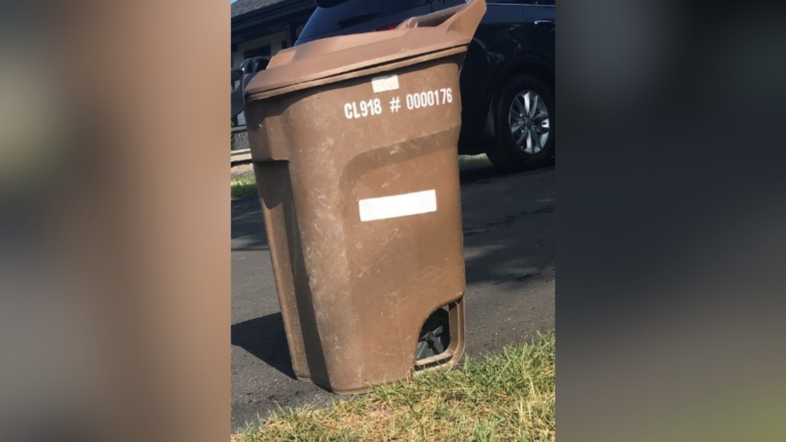 Organic matter: small brown bin pickup in Vaudreuil-Dorion