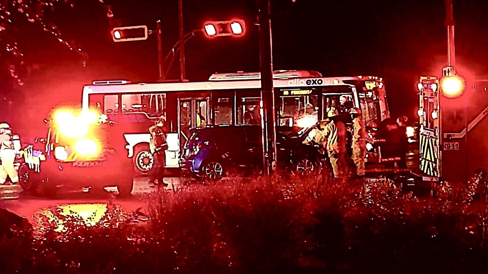 Un autobus Exo et un véhicule entrent en collision à l'Île-Perrot