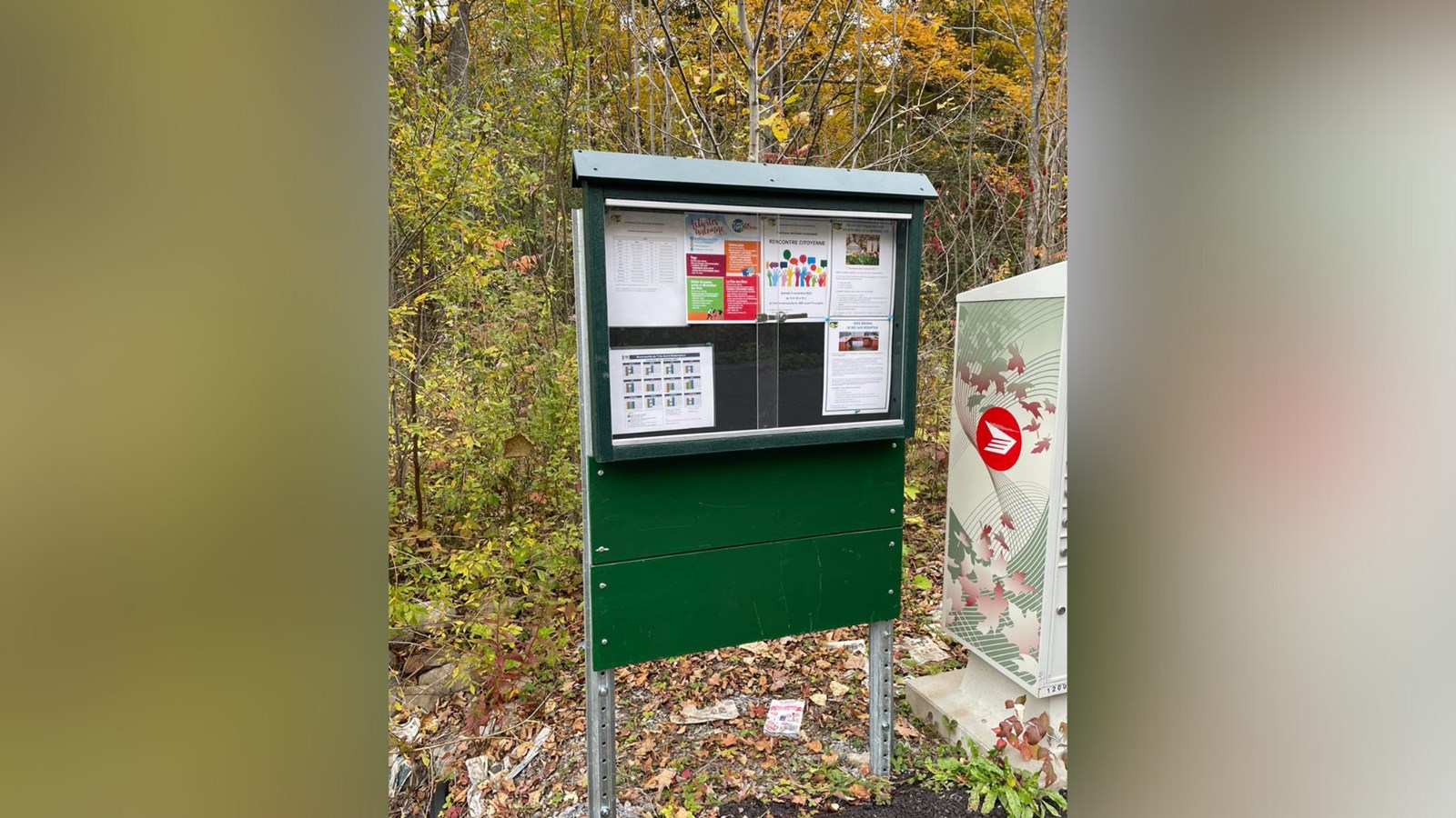 A new municipal bulletin board in Très-Saint-Rédempteur