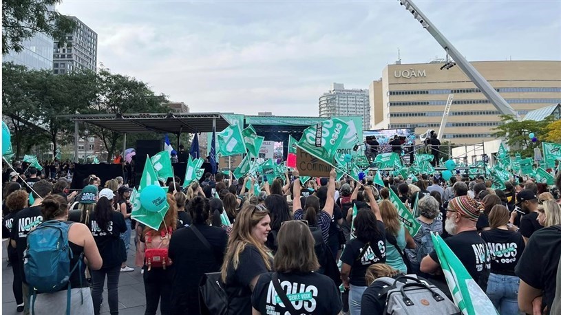 Elementary school teachers adopt a mandate for an unlimited general strike