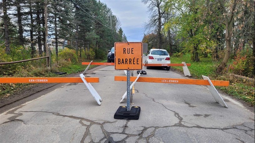 Closure of a portion of Chemin Saint-Dominique in Les Cèdres 