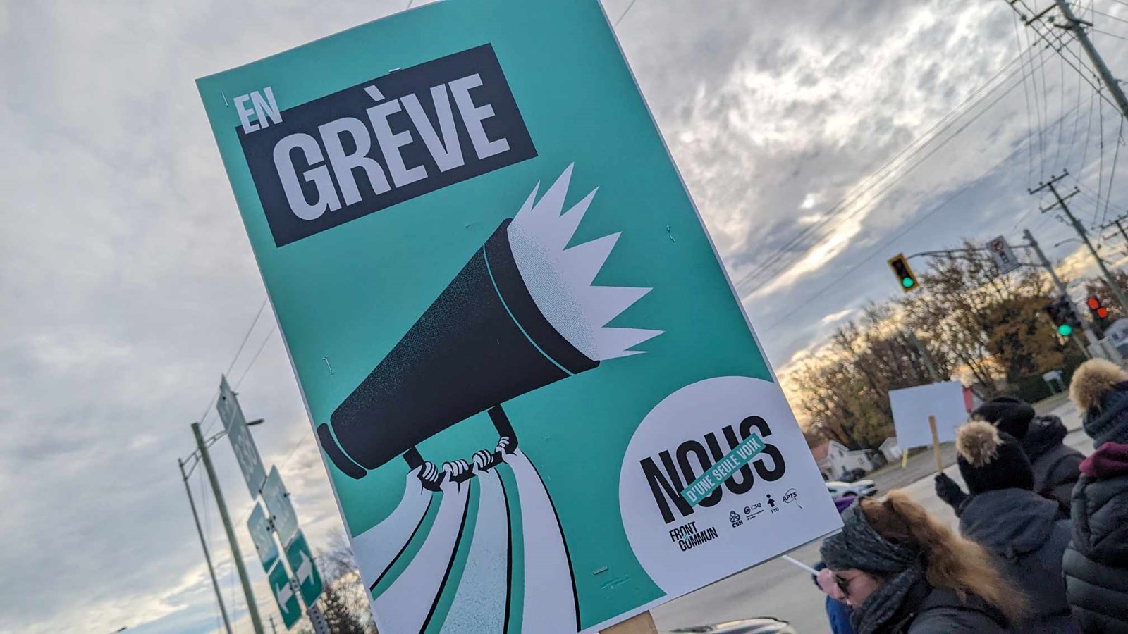 « Si le gouvernement ne veut pas mettre les parents dans le trouble, la balle est dans son camp »