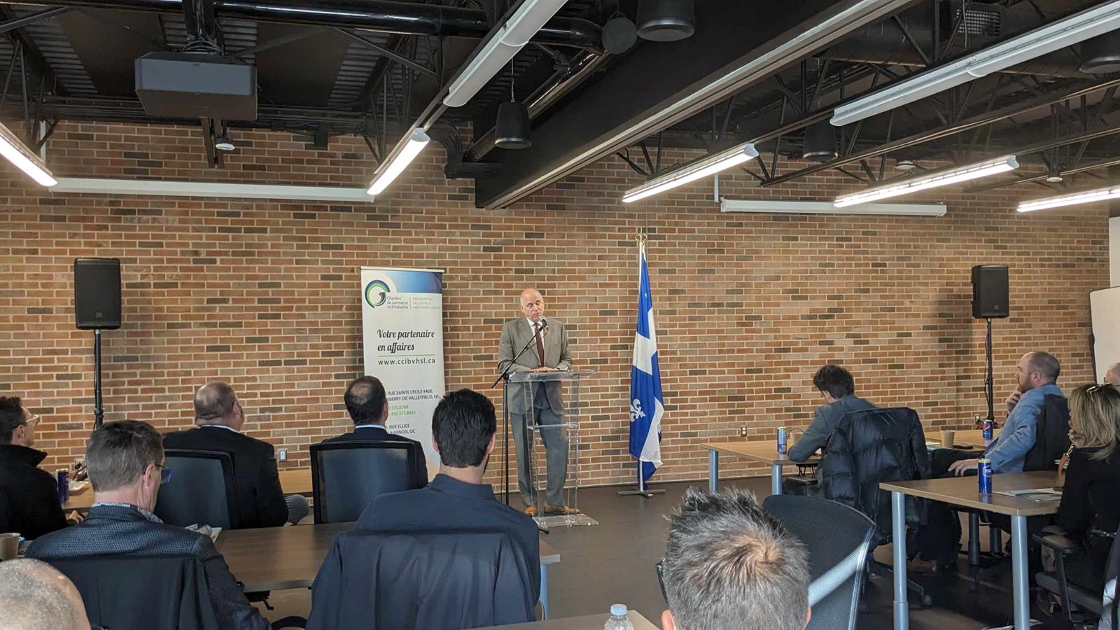 Pierre Fitzgibbon de passage à Beauharnois pour jaser hydroélectricité 