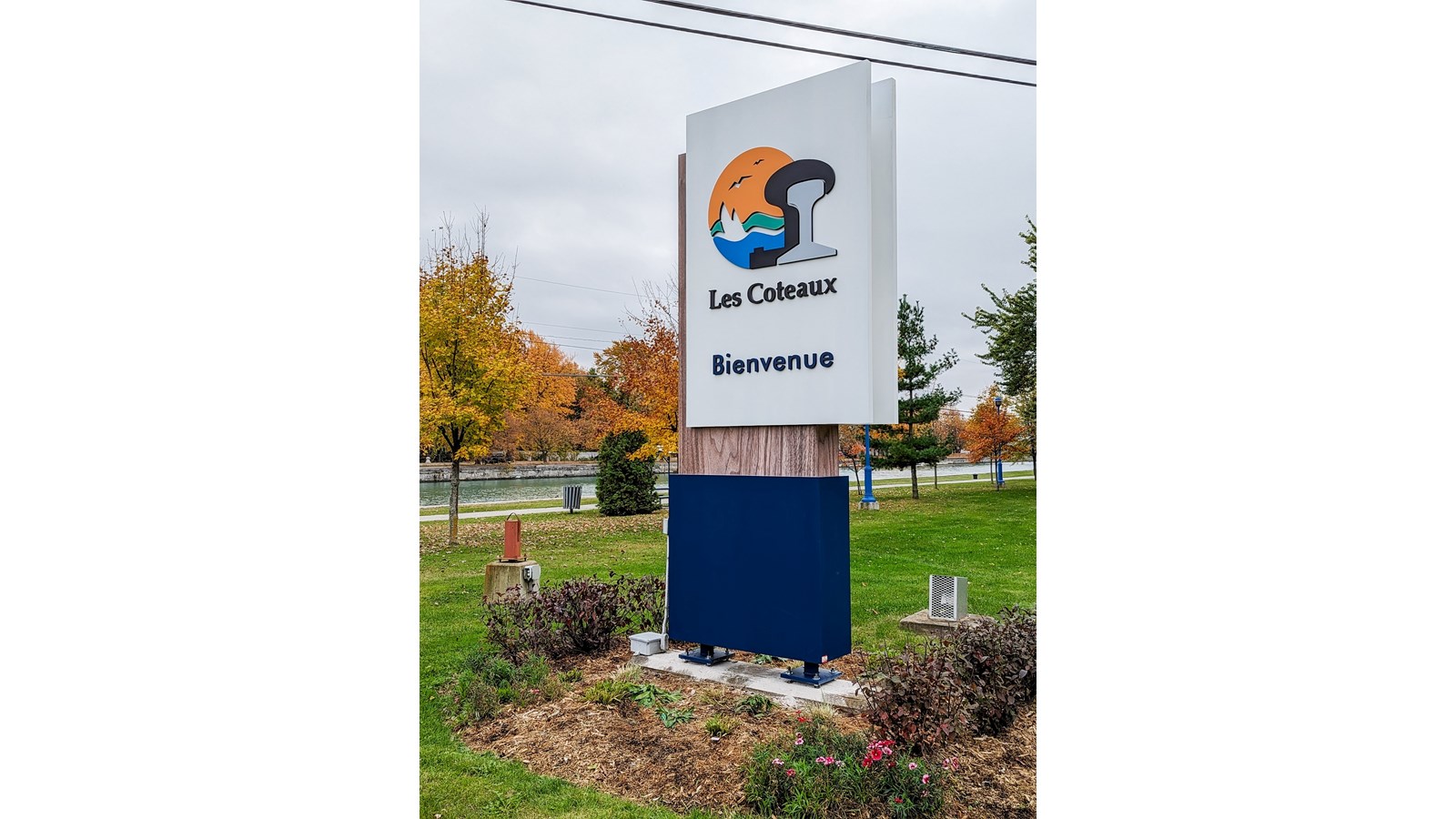 Les Coteaux invites residents to complete an online survey Family and seniors policy