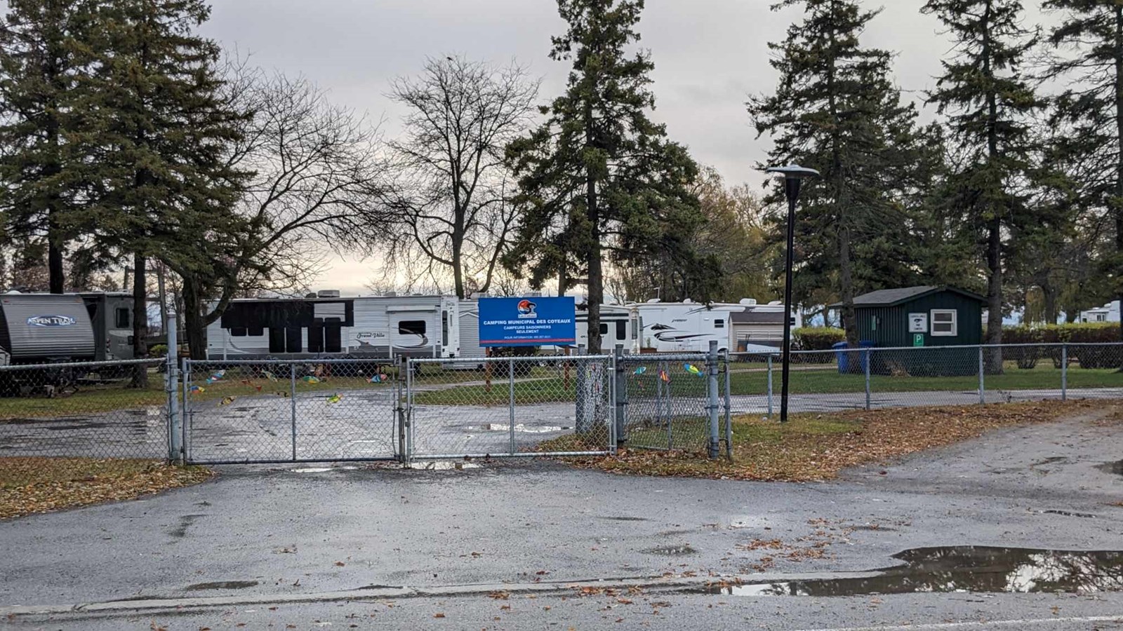 The elected representatives of Les Coteaux want to replace the municipal campsite with a park   