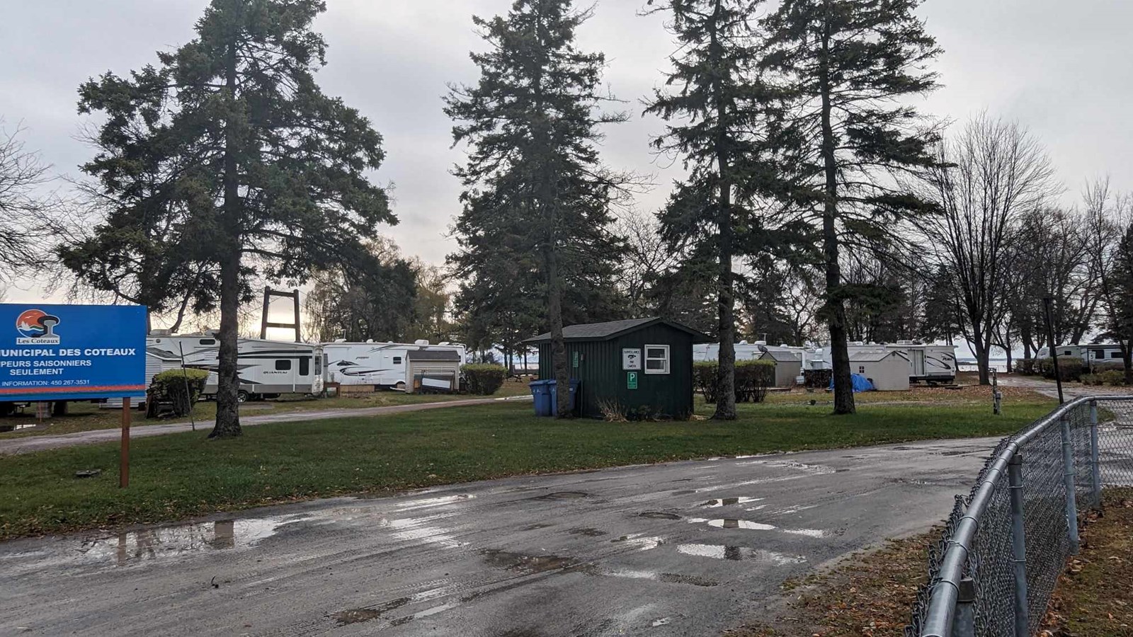 The elected representatives of Les Coteaux want to replace the municipal campsite with a park