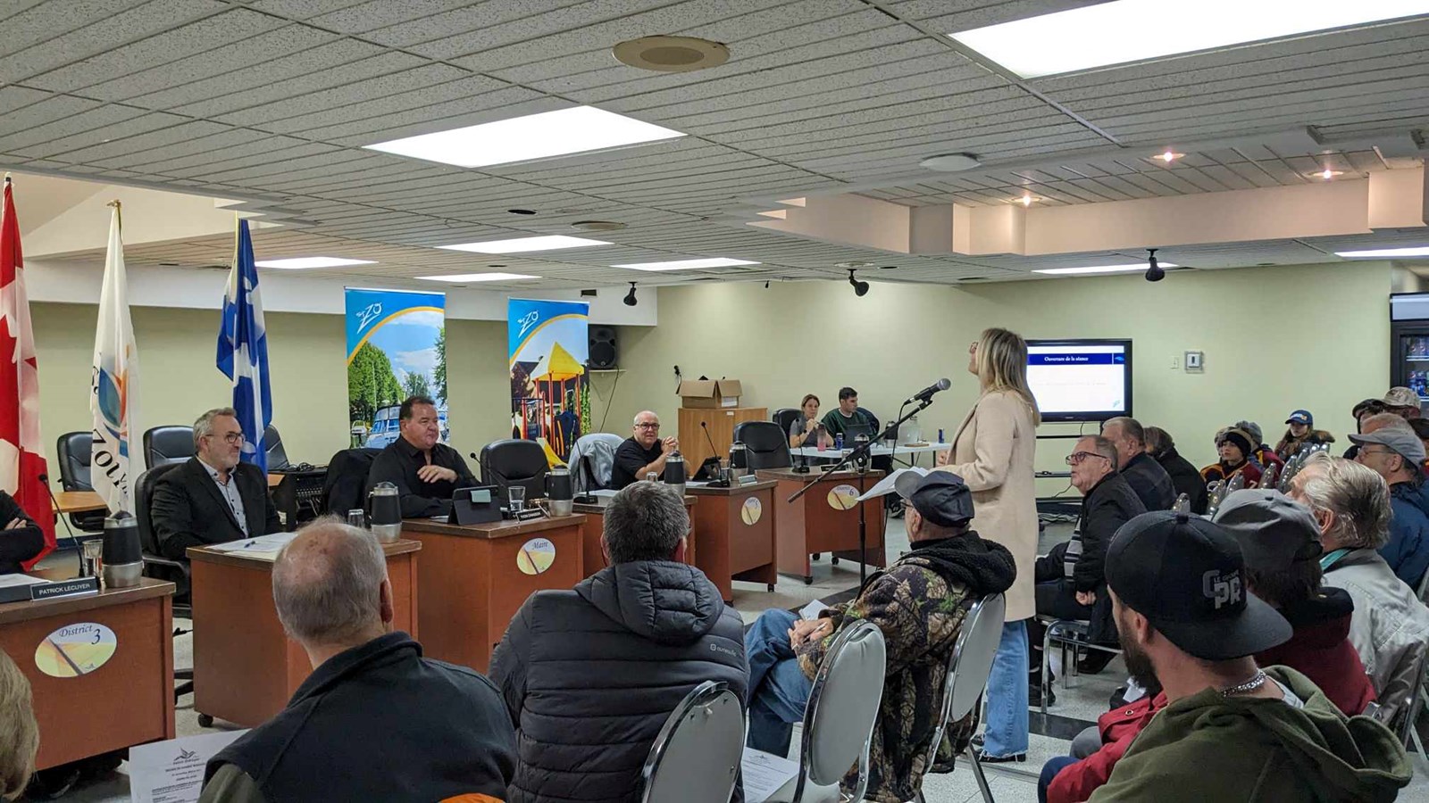 Saint-Zotique's elected officials want to meet with the NPO that manages the Centre sportif Soulanges before making a decision 