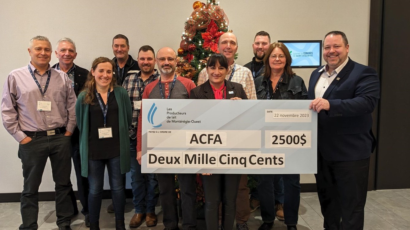 Un don de 2 500$ des Producteurs de lait de la Montérégie-Ouest 
