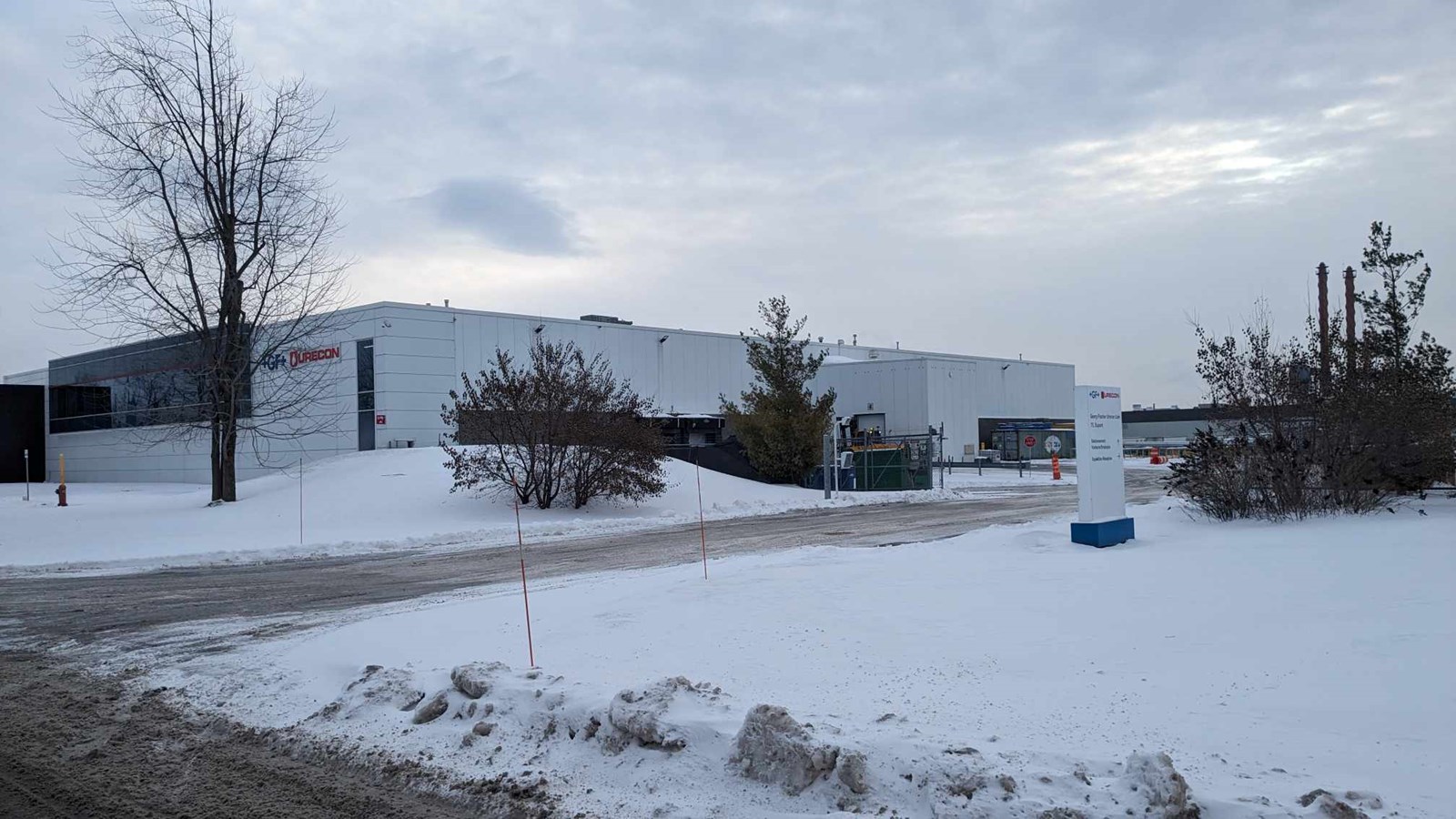 Coteau-du-Lac: a fire in the industrial park keeps some thirty firefighters busy