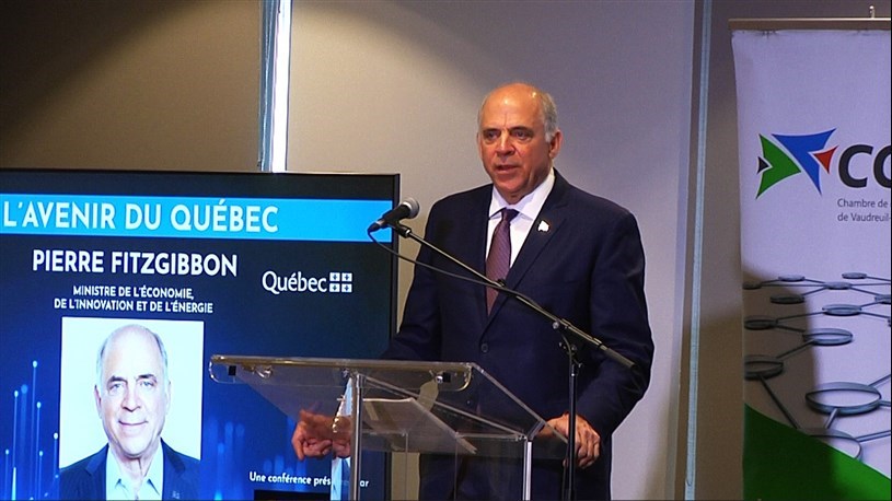 Pierre Fitzgibbon parle d'économie avec les entrepreneurs d'ici