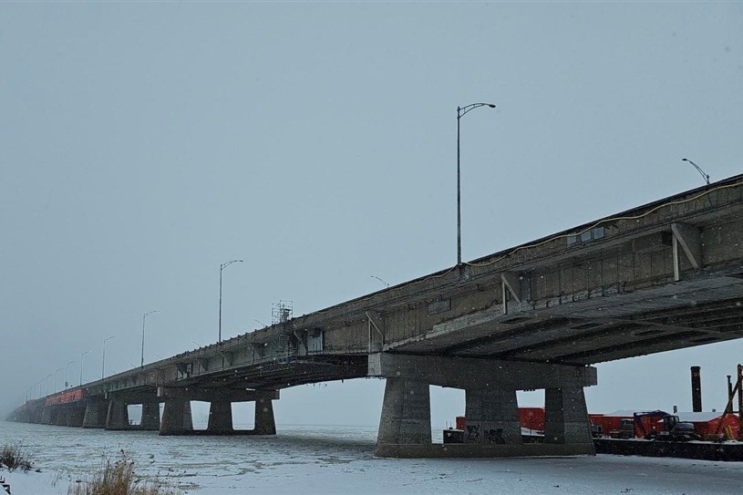 Management of the Île-aux-Tourtes bridge: is collective action possible?