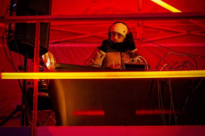 Fire and flakes : DJ and fireworks in Vaudreuil-Dorion