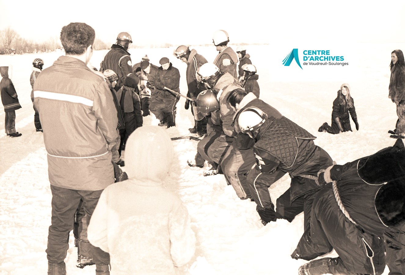 Souque à la corde. Carnaval de Rivière-Beaudette. Février 1972.