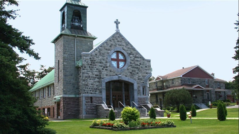 Candlelight concert: $9,000 raised for Saint-Lazare church