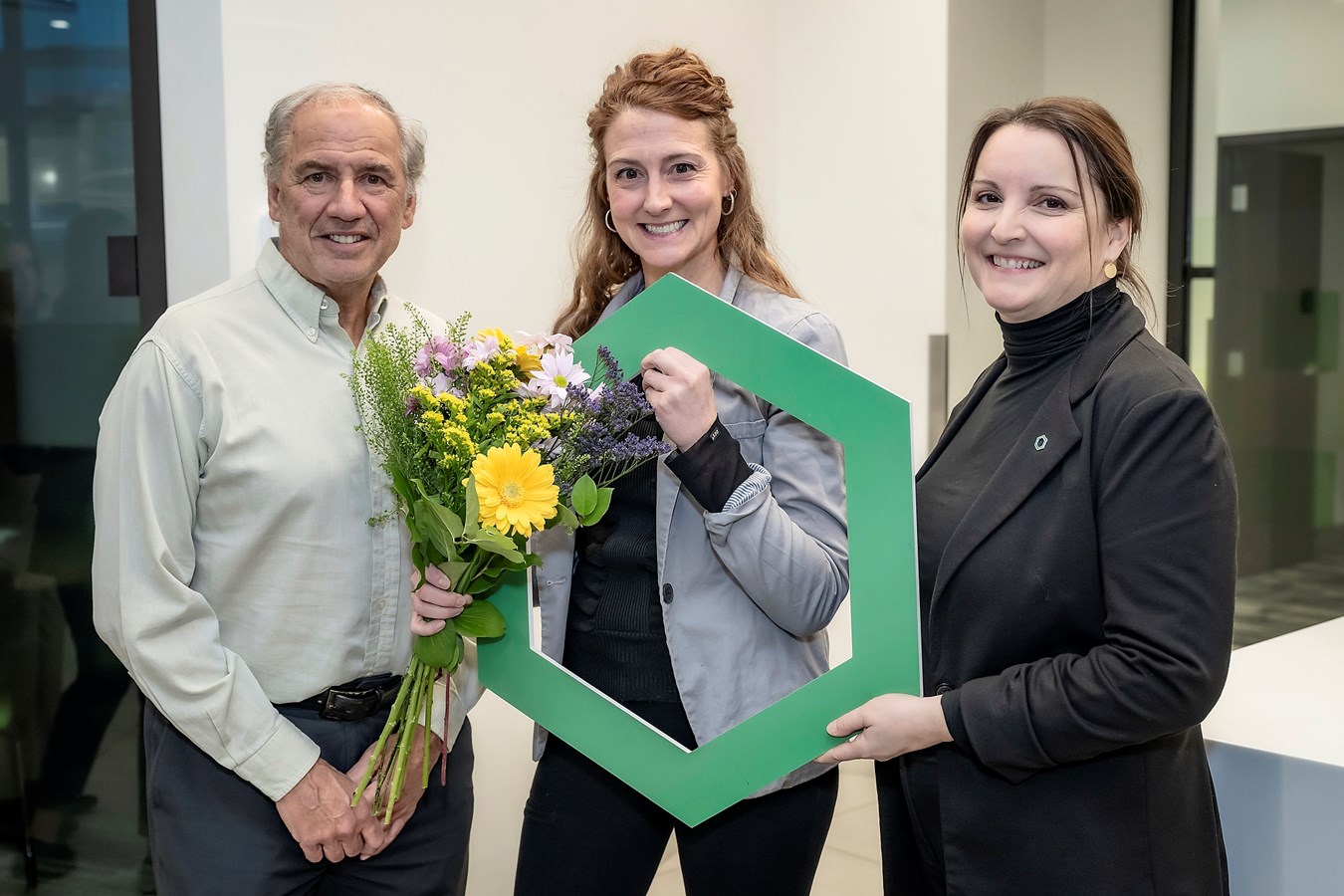 École secondaire des Échos, Vaudreuil-Dorion
François Paquin, administrateur au conseil d’administration de la Caisse, Katryne Delisle, représentante de l’École secondaire des Échos, et Isabelle Poirier, administratrice au conseil d’administration de la Caisse.