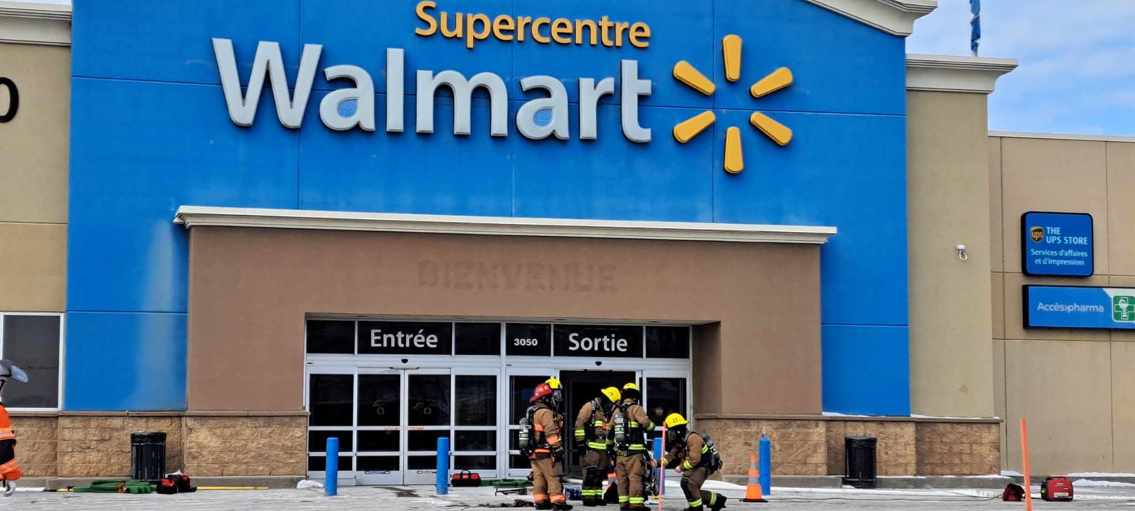 Incendie: Le Walmart de Vaudreuil-Dorion demeure fermé 