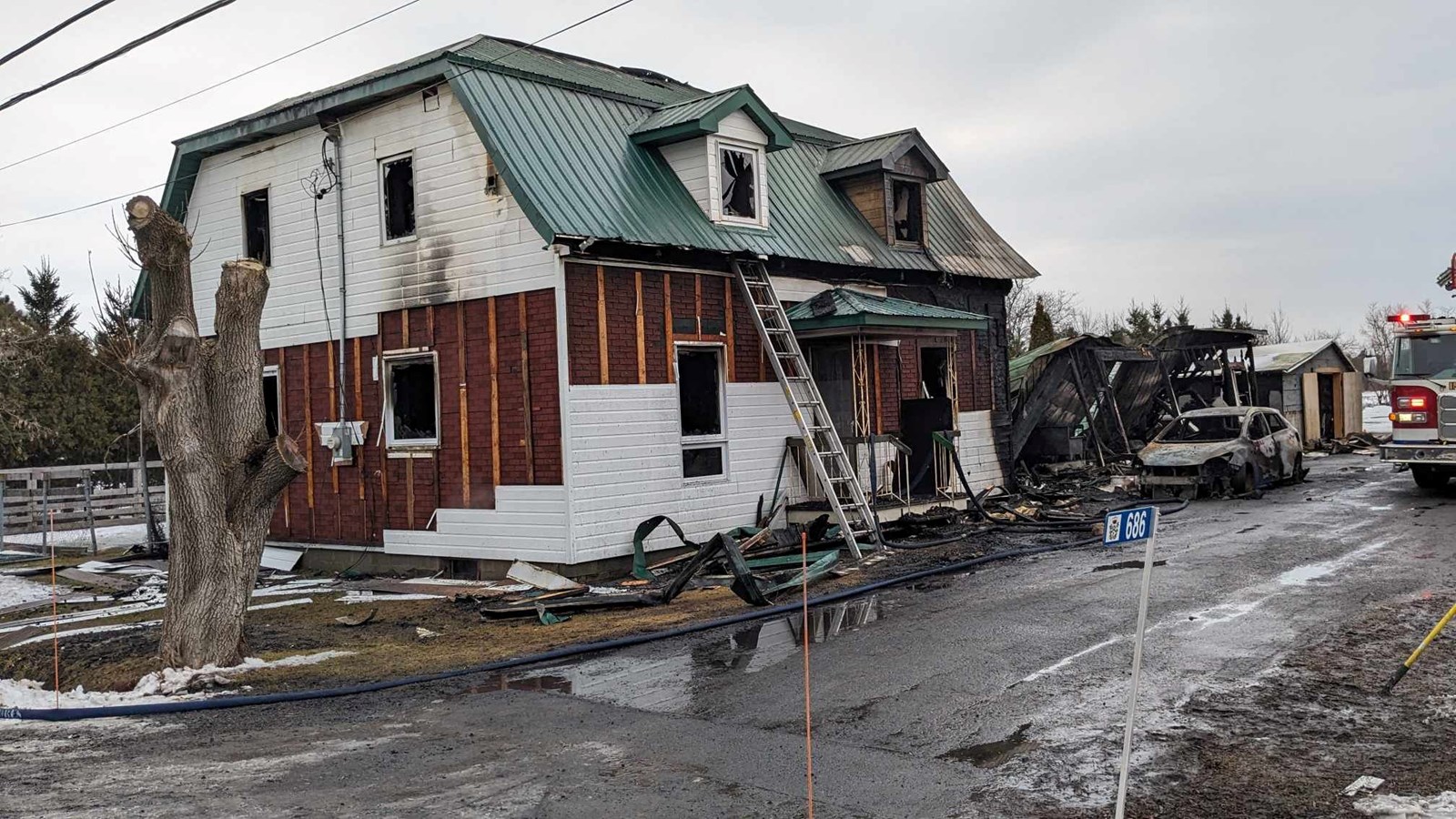 A house is completely destroyed by flames in Les Cèdres