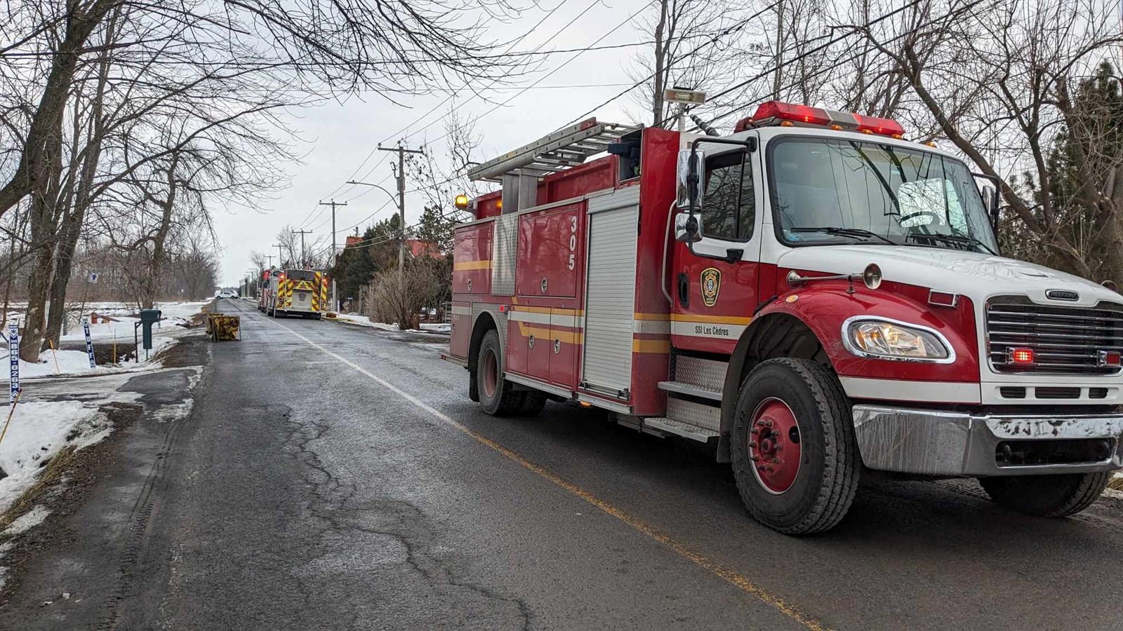 A house is completely destroyed by flames in Les Cèdres