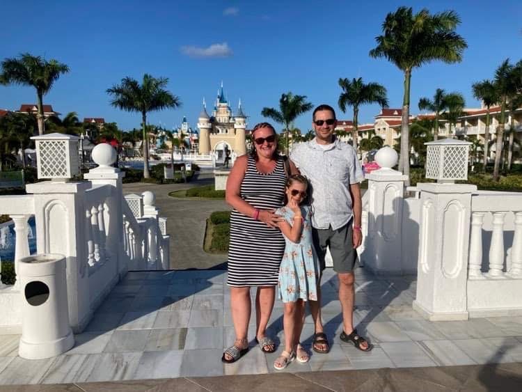 Mégane having holiday with her parents, Magali Richetto and Jose CamarA