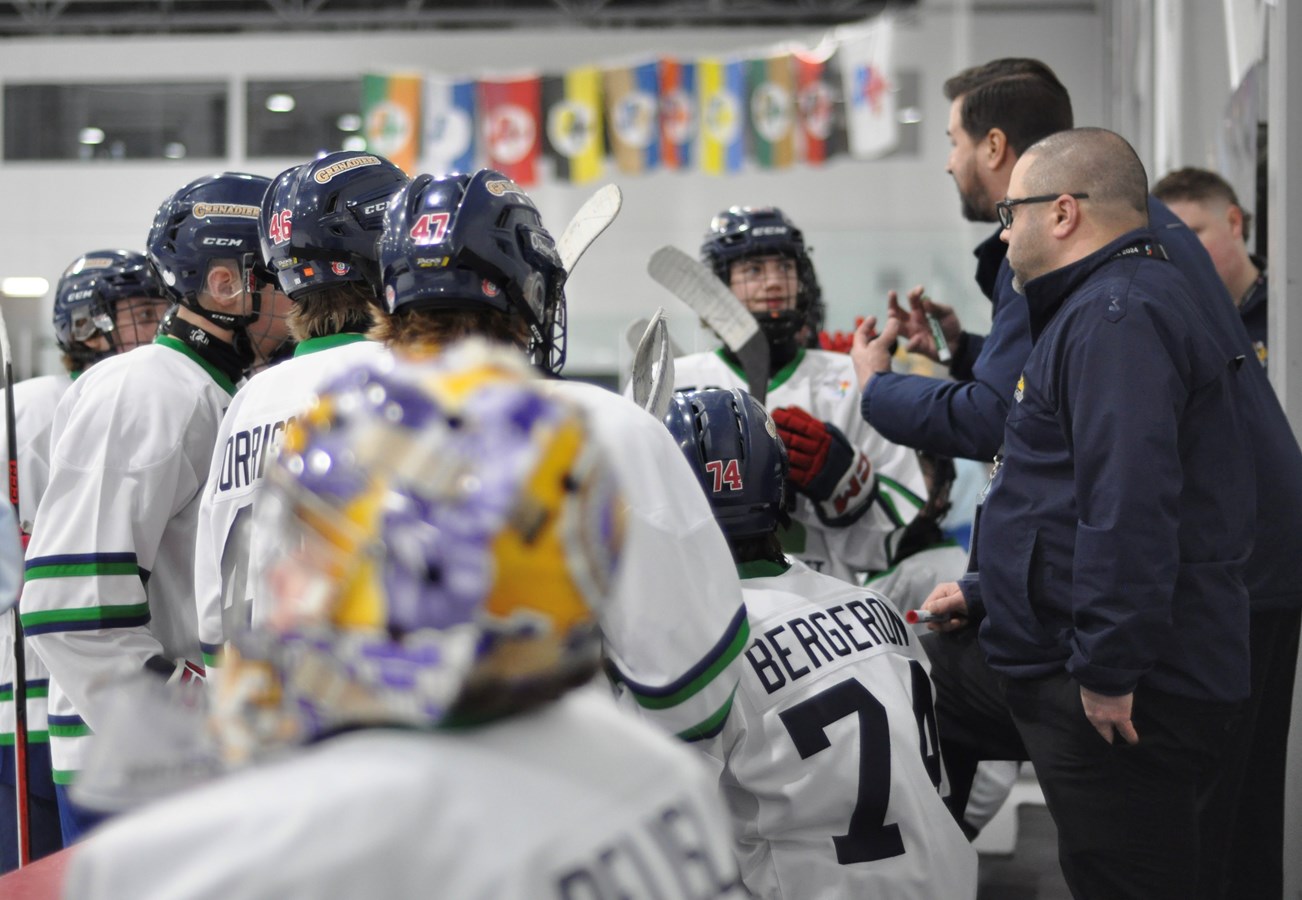 The support of coaches, but also of their fans, is essential for athletes in the Southwest who rely on a raucous crowd and quality coaches  