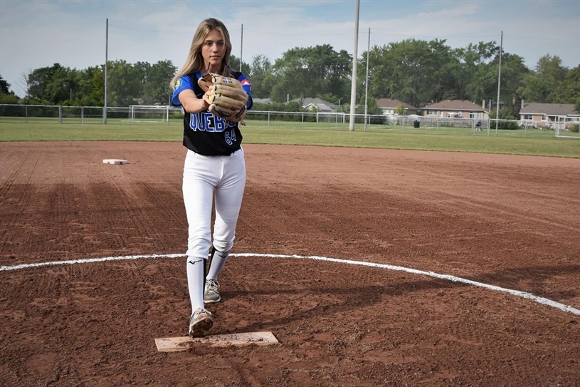Léa Chevrier to join the Miami University Club Softball Redhawks