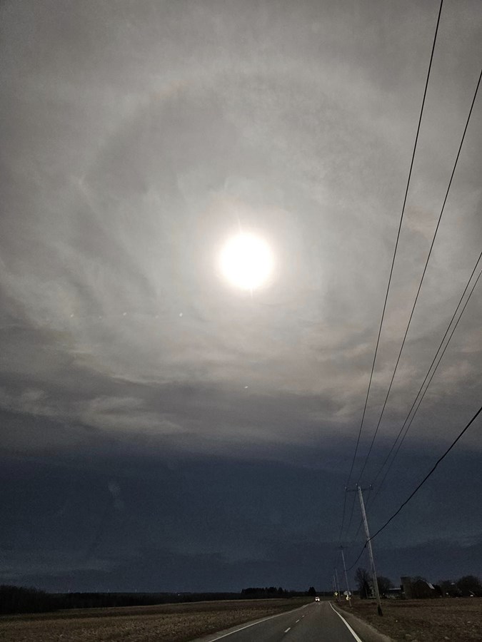 Retour en images sur l'éclipse solaire dans Vaudreuil-Soulanges