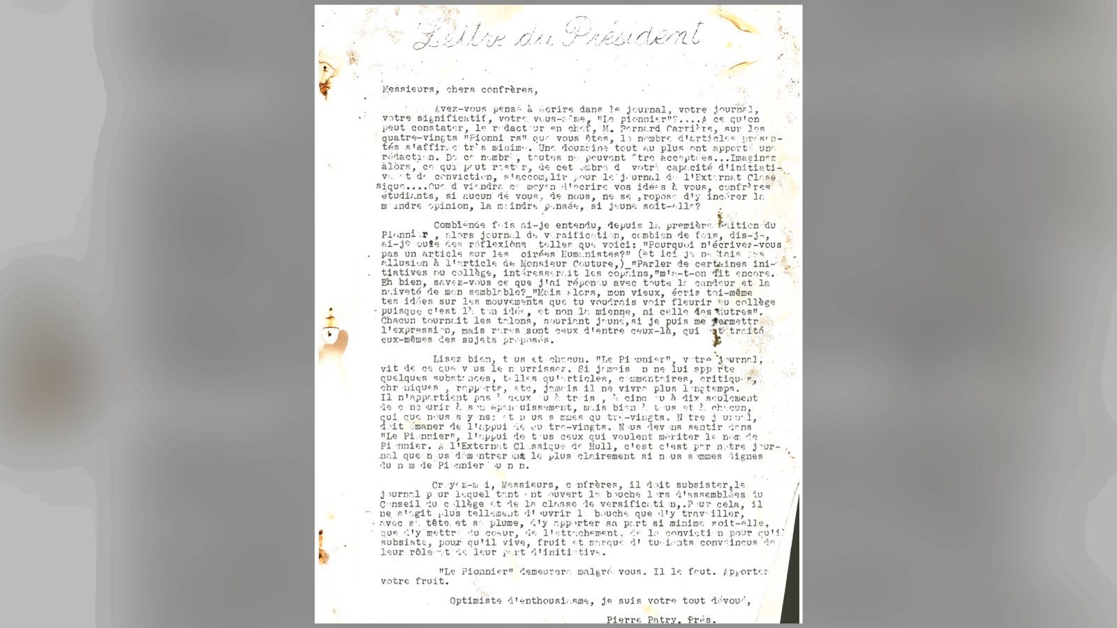 Lettre du président du conseil étudiant, Pierre Patry, dans la revue du collège, Le Pionnier.
1952.