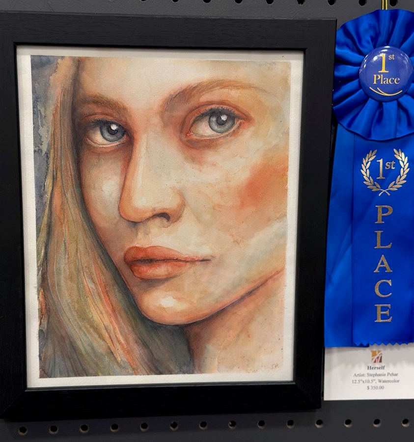 L'oeuvre Pehar Herself a remporté le 1er prix lors d'une plus récente exposition 