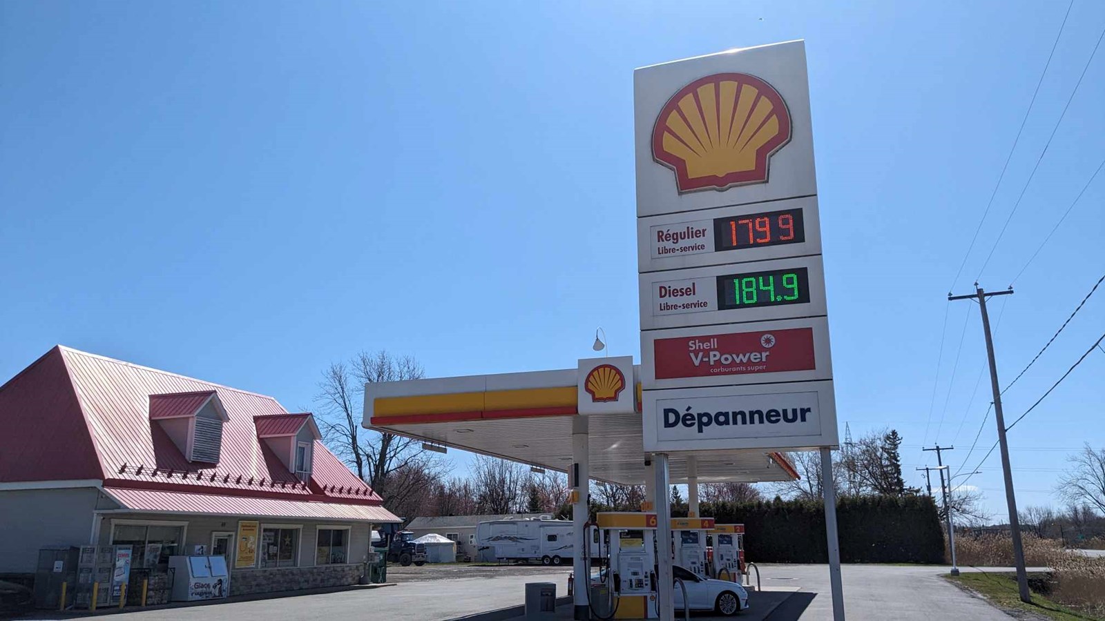 Essence: jusqu'à 10 sous d'écart dans Vaudreuil-Soulanges