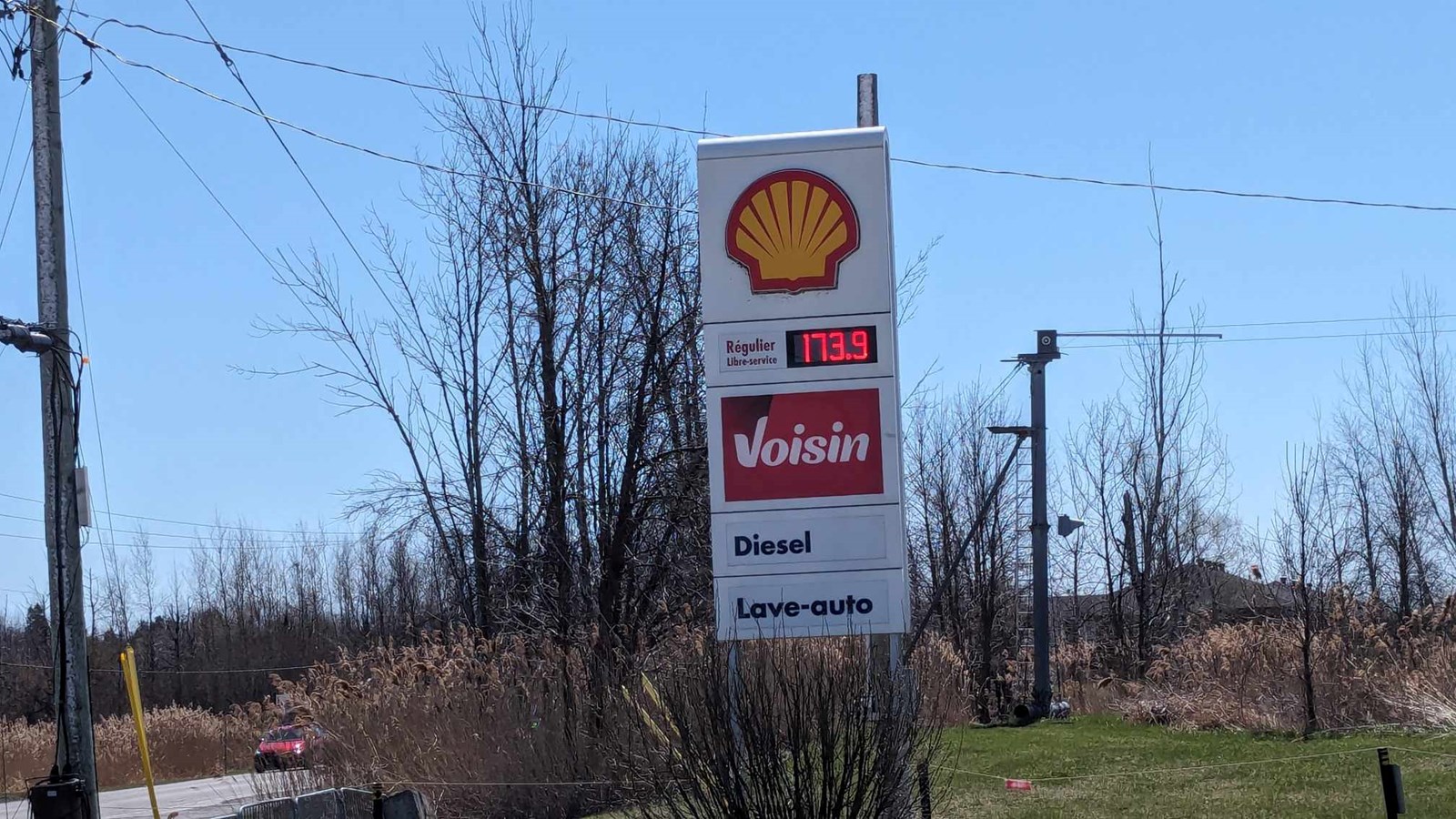 Essence: jusqu'à 10 sous d'écart dans Vaudreuil-Soulanges