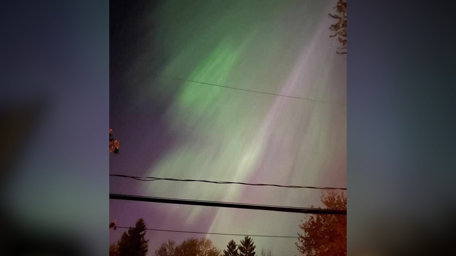 Des aurores boréales éclairent le ciel de Vaudreuil-Soulanges