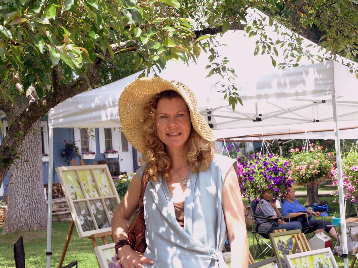 A souvenir album from Marché Finnegan by Madeleine Langlois
