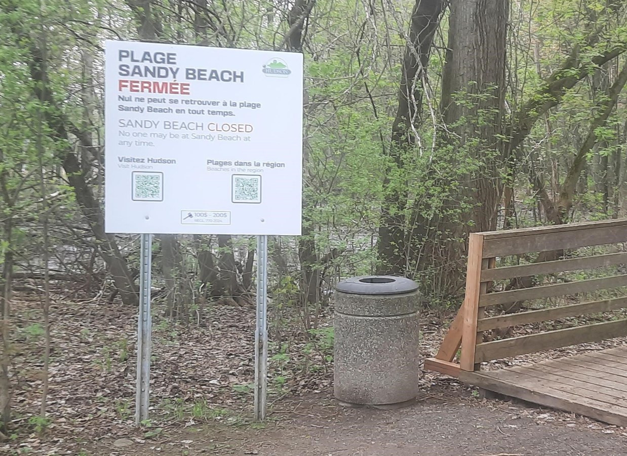 Sandy Beach: QR codes to suggest alternatives