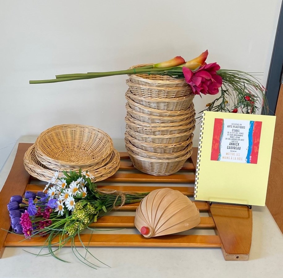 "Mettre les mains à la pâte" exhibit in Les Cèdres