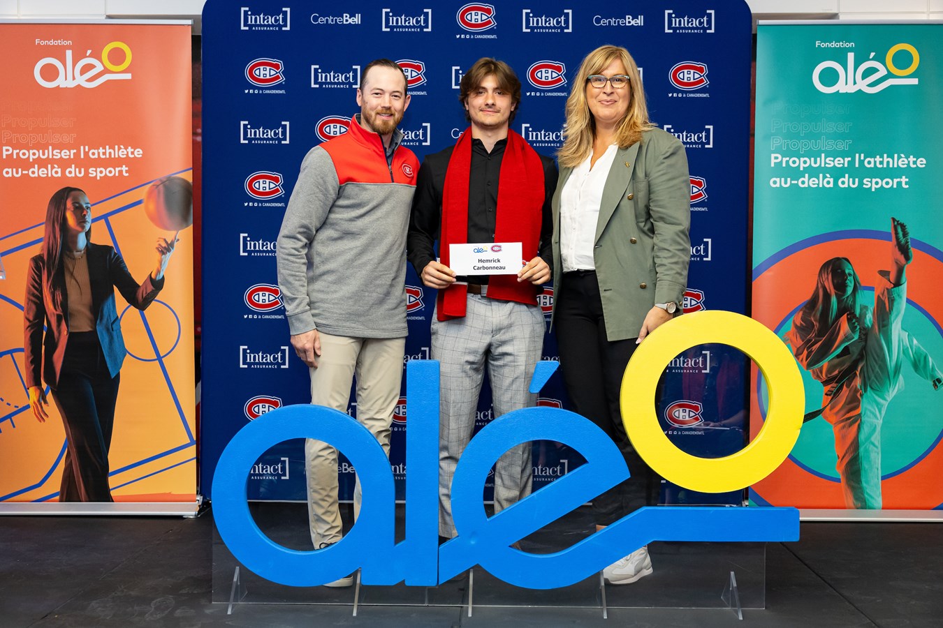 Deux hockeyeurs de Vaudreuil-Soulanges se partagent des bourses totalisant 4 000$ 