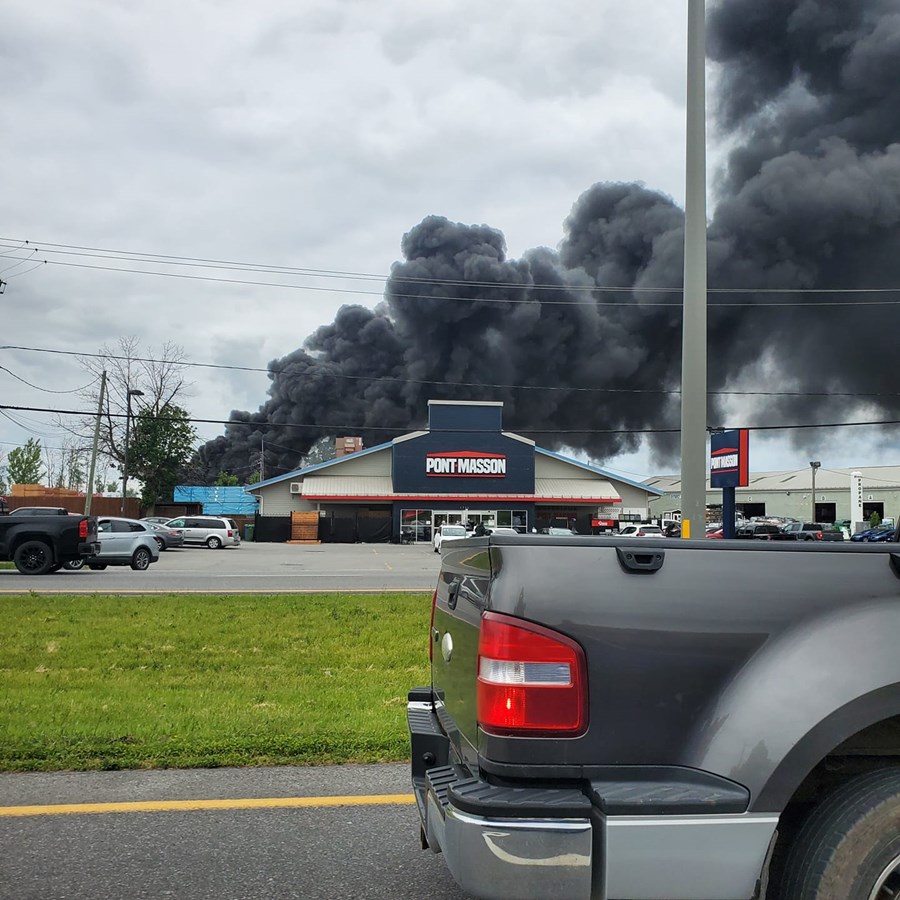 Incendie en cours à Salaberry-de-Valleyfield 