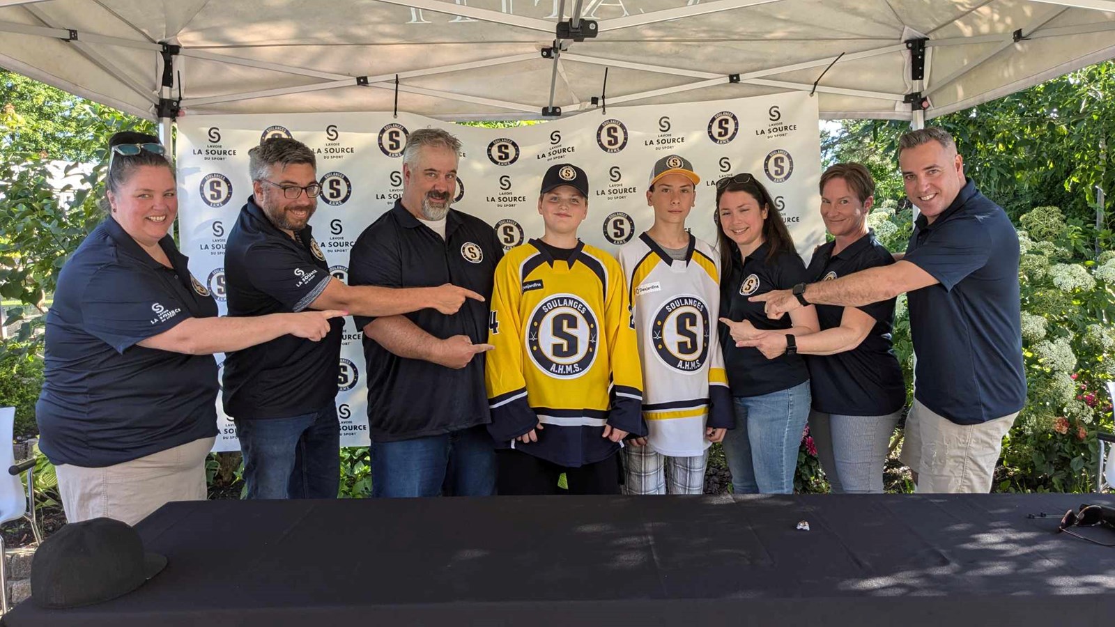Un nouveau logo et des nouvelles couleurs pour l'Association de hockey mineur de Soulanges 