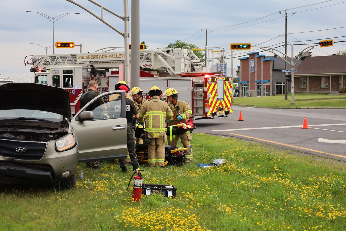 Une personne mineure transportée à l'hôpital après une collision 