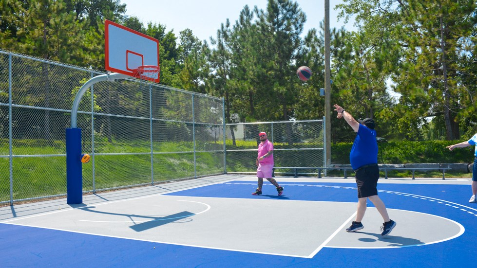 Pincourt: Basketball courts now open